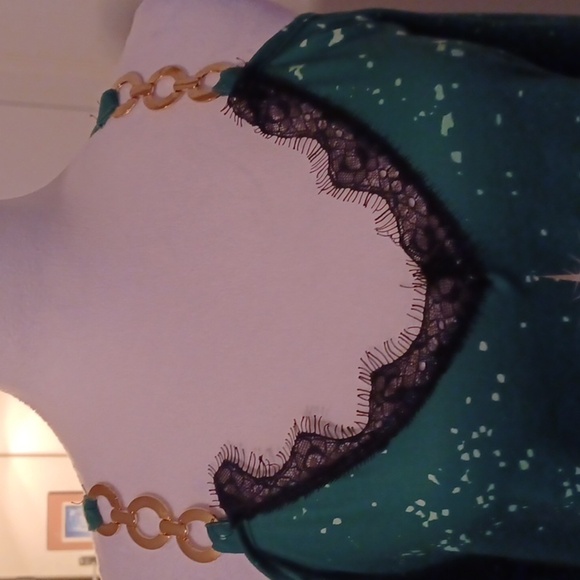 💙🏍Green Christmas Tree Women's Top With Pickaboo Sleeves - Picture 6 of 13